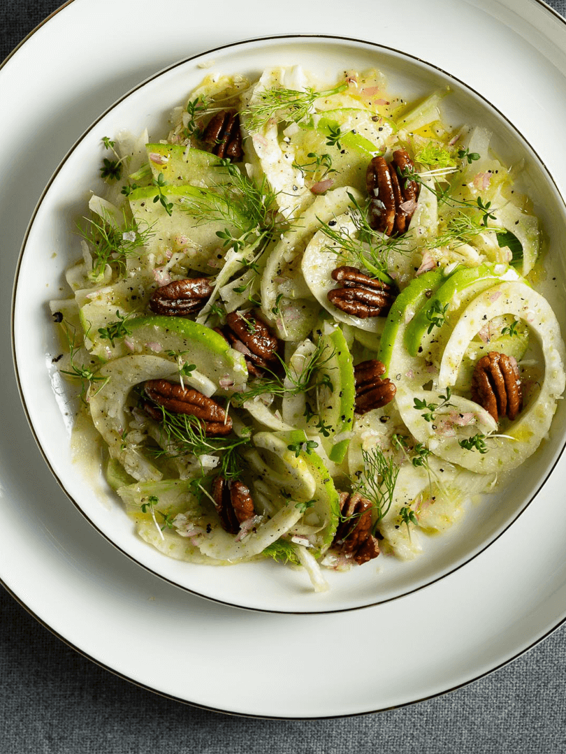 Fennel salad with green apple and pecans